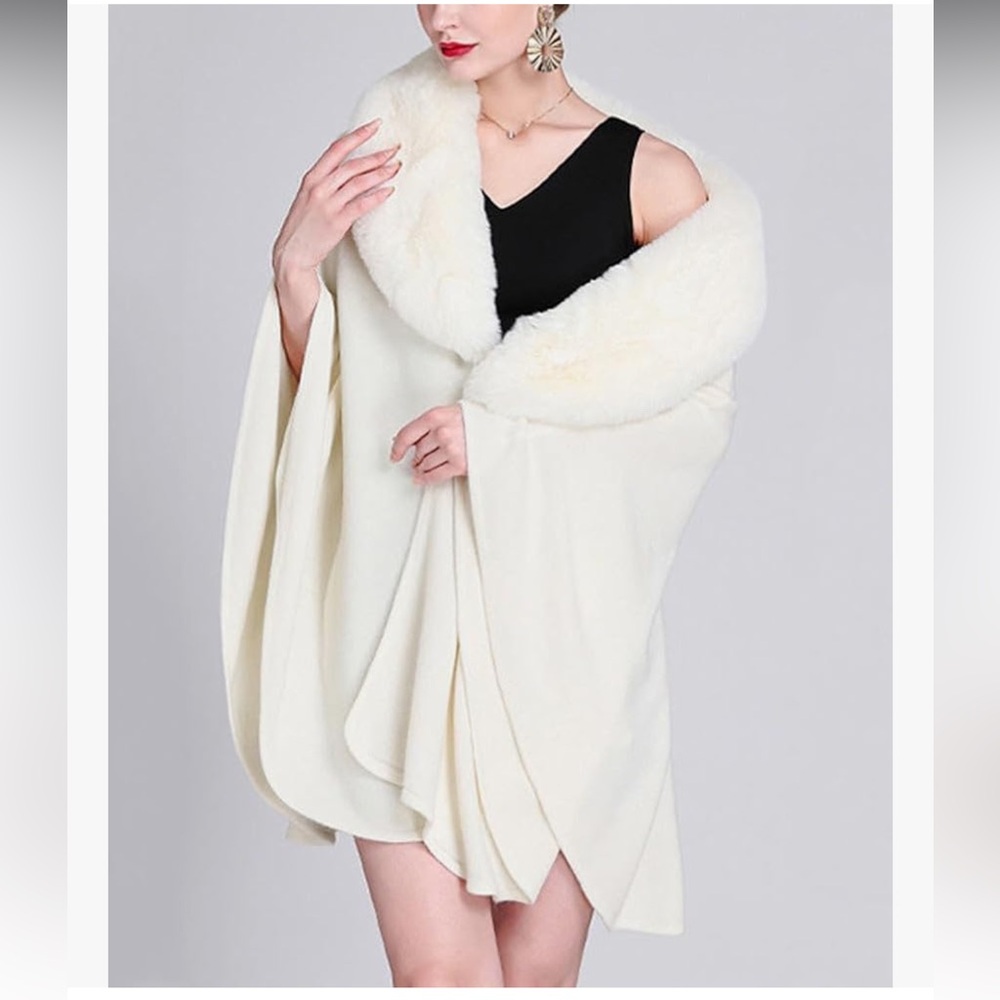 NWT Liz Claiborne Fur Collar Wrap, Color: Ivory